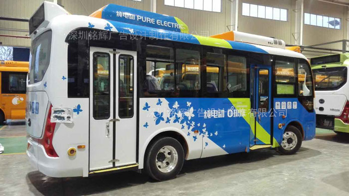 完成后的電動車車身廣告