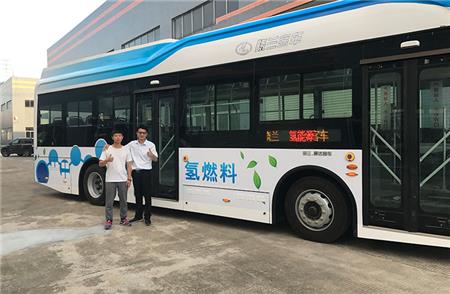 中山曉蘭公交車身貼廣告噴繪