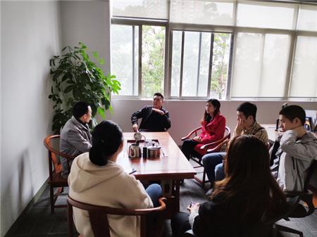 華潤置地領(lǐng)導(dǎo)蒞臨我司考察噴繪廣告制作