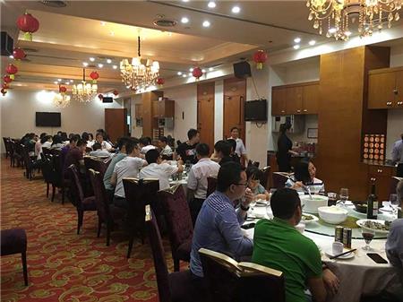 深圳銘輝噴繪公司全體聚餐.jpg