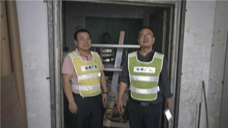 深圳噴繪制作反光服.jpg 深圳噴繪制作反光服.jpg