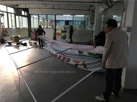 深圳噴繪360展覽展架制作.jpg 深圳噴繪360展覽展架制作.jpg