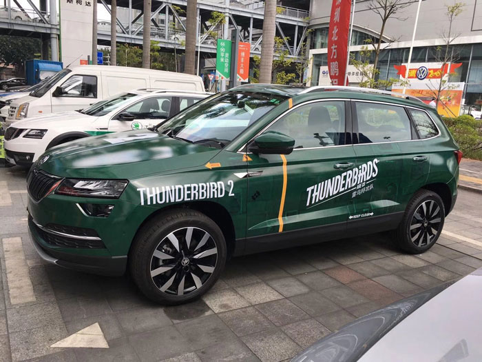 車身廣告貼紙結(jié)實(shí)嗎?深圳車身廣告公司來回答