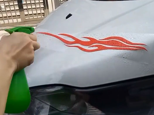 車貼的安裝方法、流程及注意事項的濕貼法
