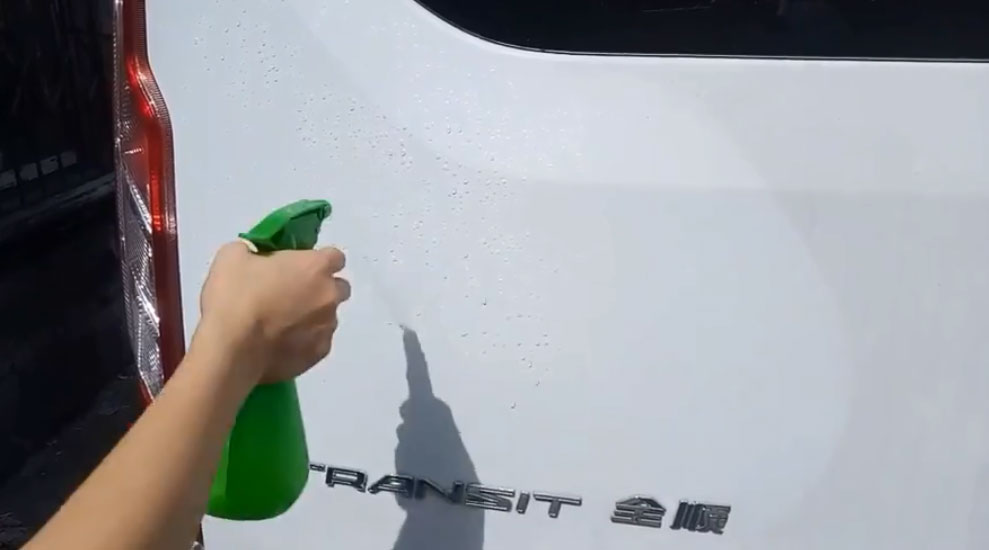 車貼的安裝方法、流程及注意事項的濕貼法