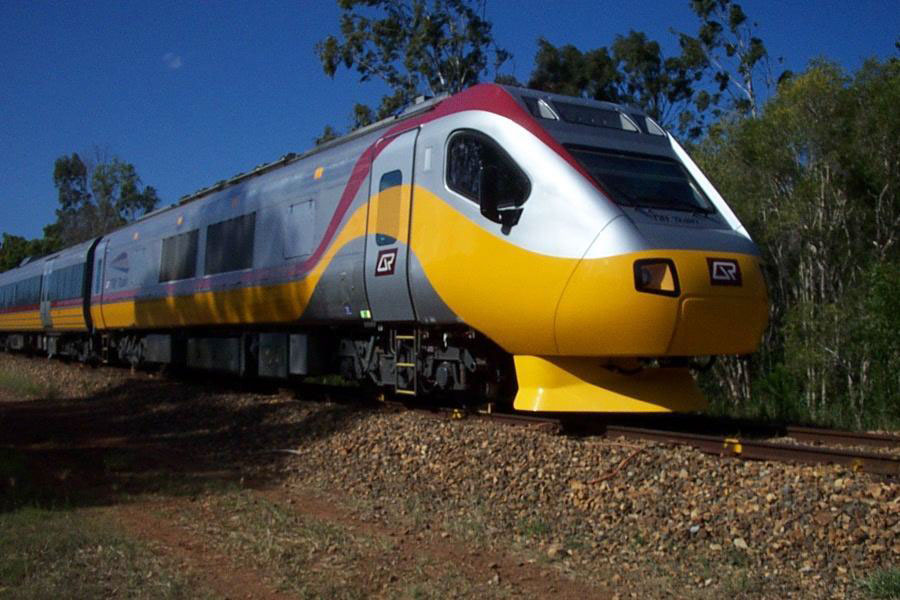 軌道列車外車身貼拉花