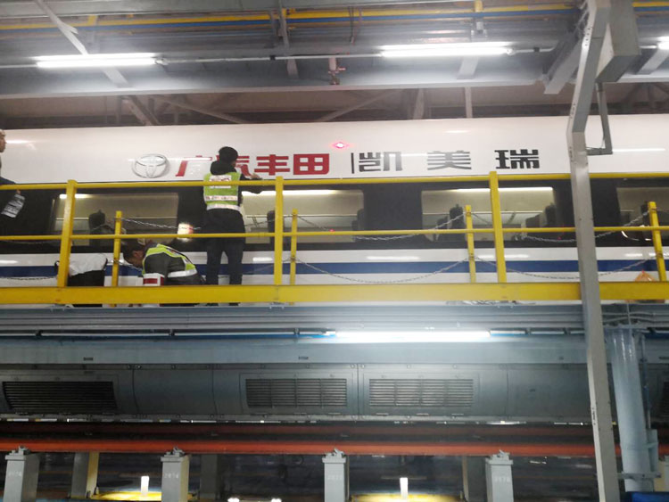 和諧號車身廣告
