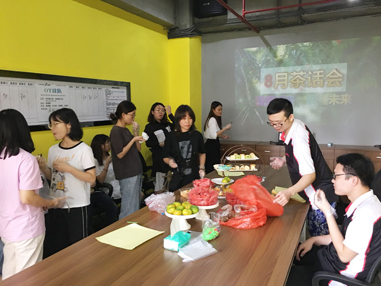 秋季下午茶與應屆畢業(yè)生的歡迎會